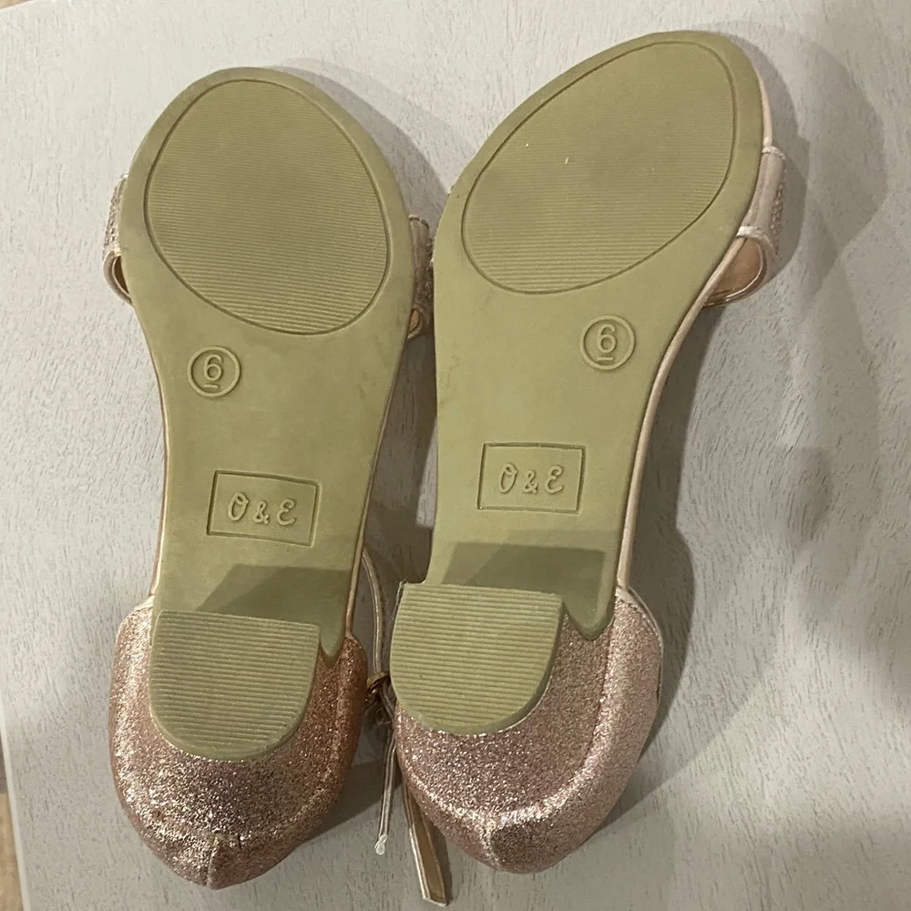 Rose Gold Girls Sparkly Dress Shoes w Ankle Strap- Girls Size 6